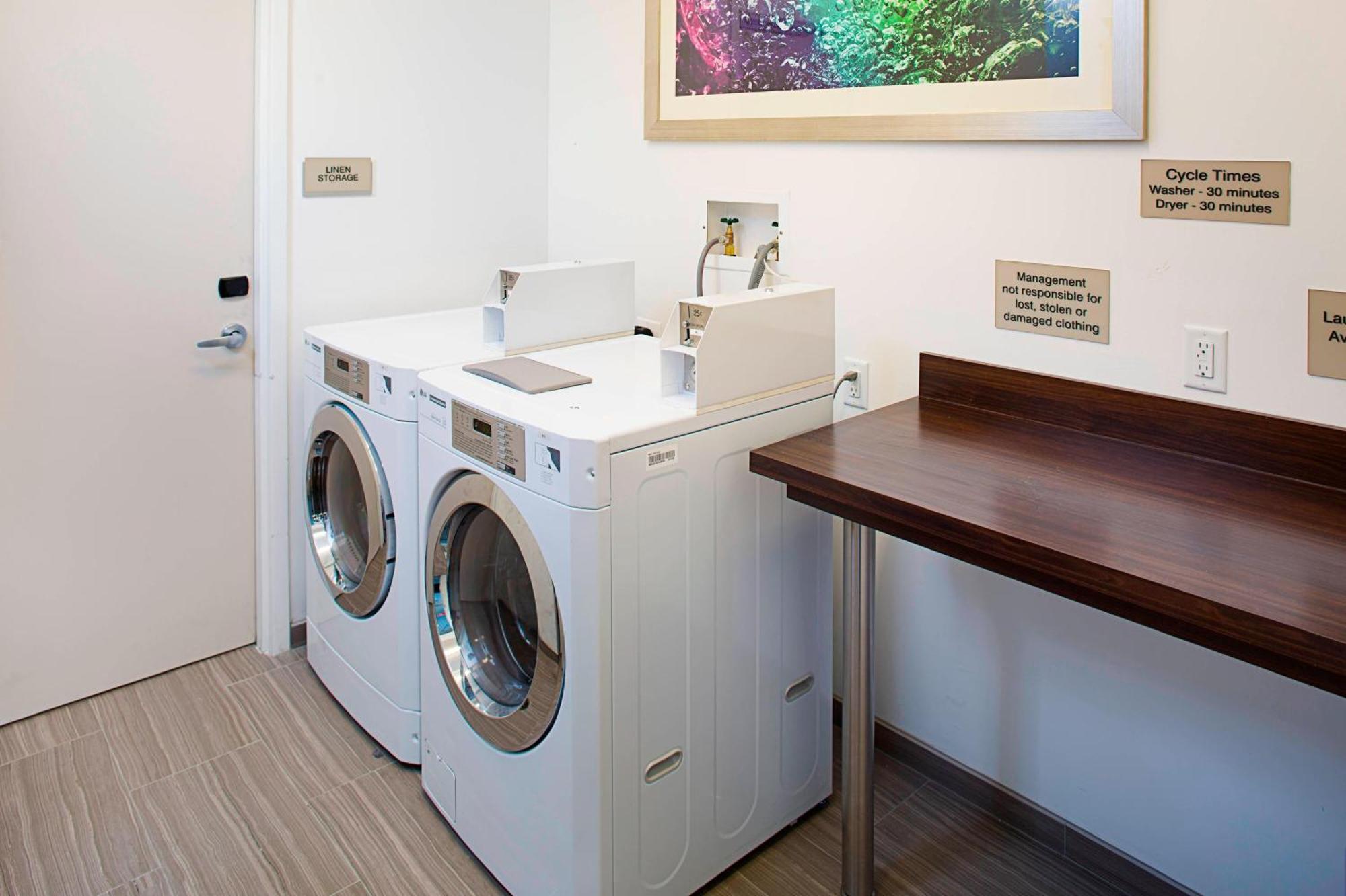 Springhill Suites By Marriott Carle Place Garden City Esterno foto
