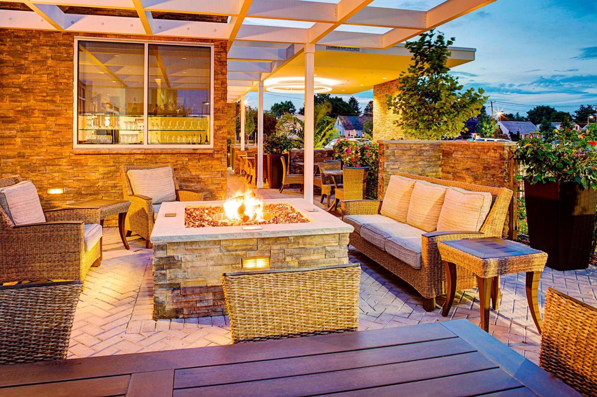 Springhill Suites By Marriott Carle Place Garden City Esterno foto